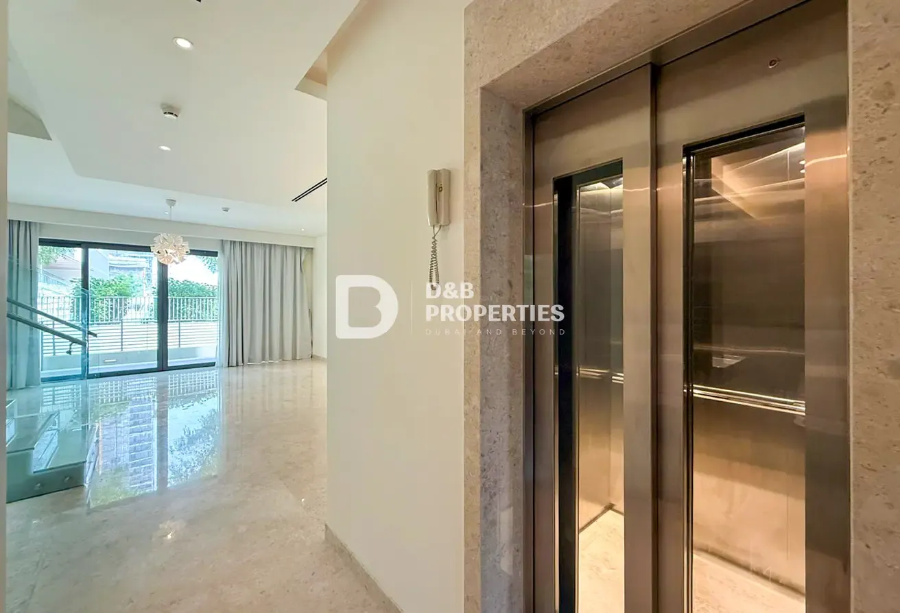 Best Price | Exclusive | Private Lift and Garden
