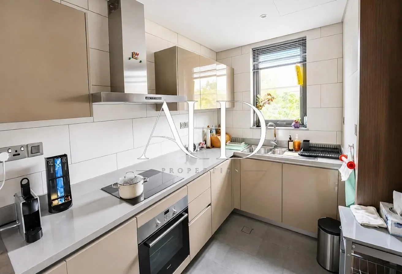 Upgraded l Fully Furnished l VOT