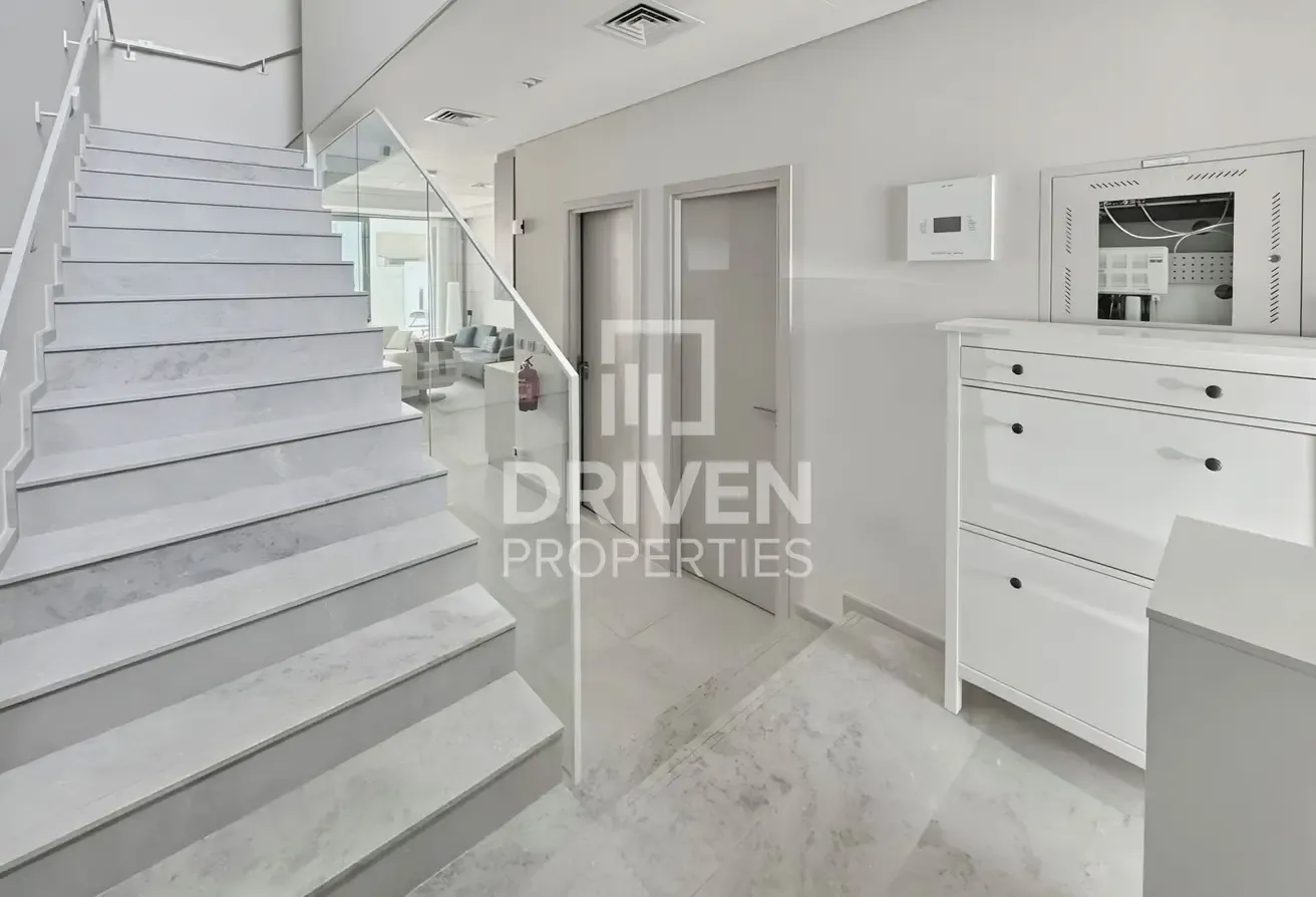 Fully Furnished | Tenanted | Back to Back
