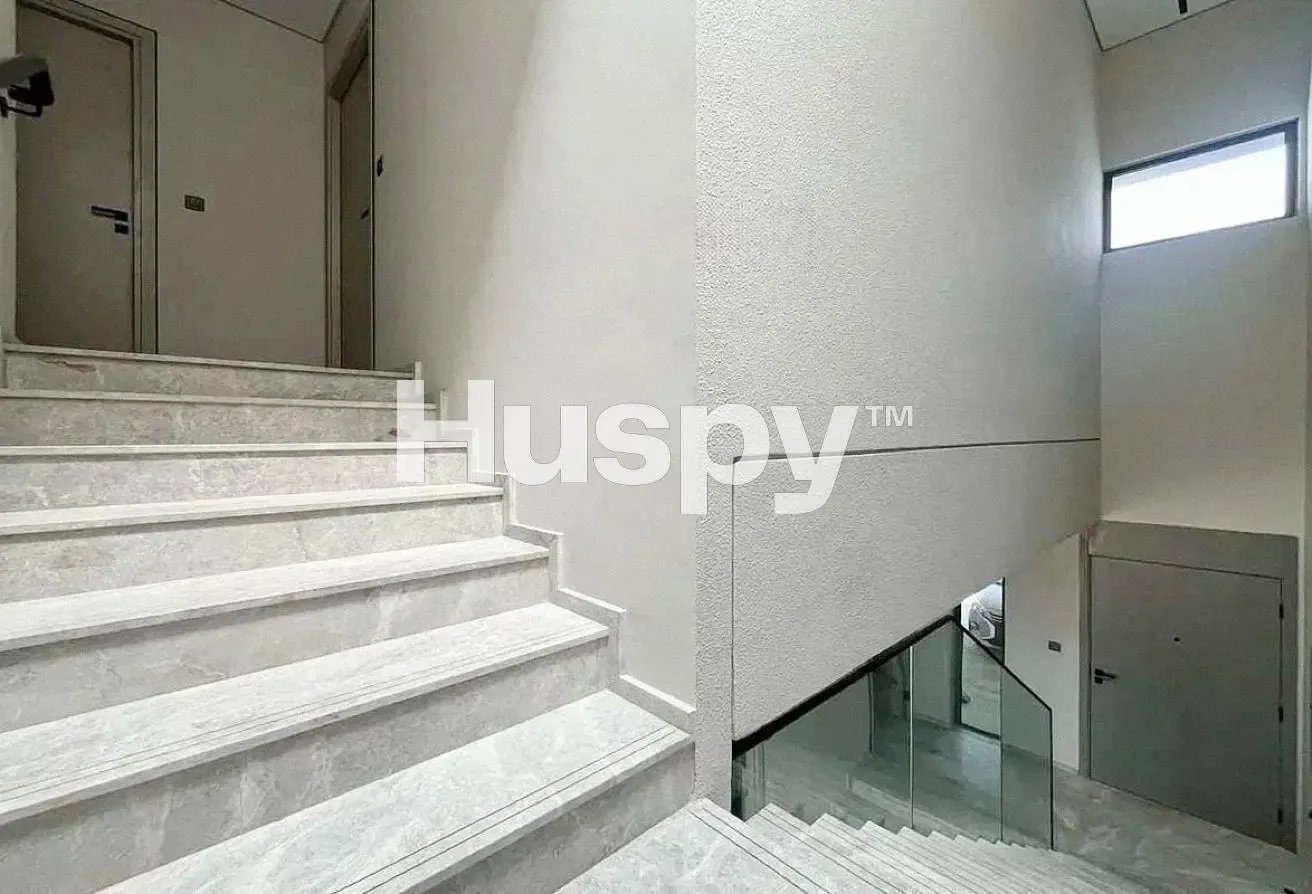 Large Layout | Furnished | Vacant