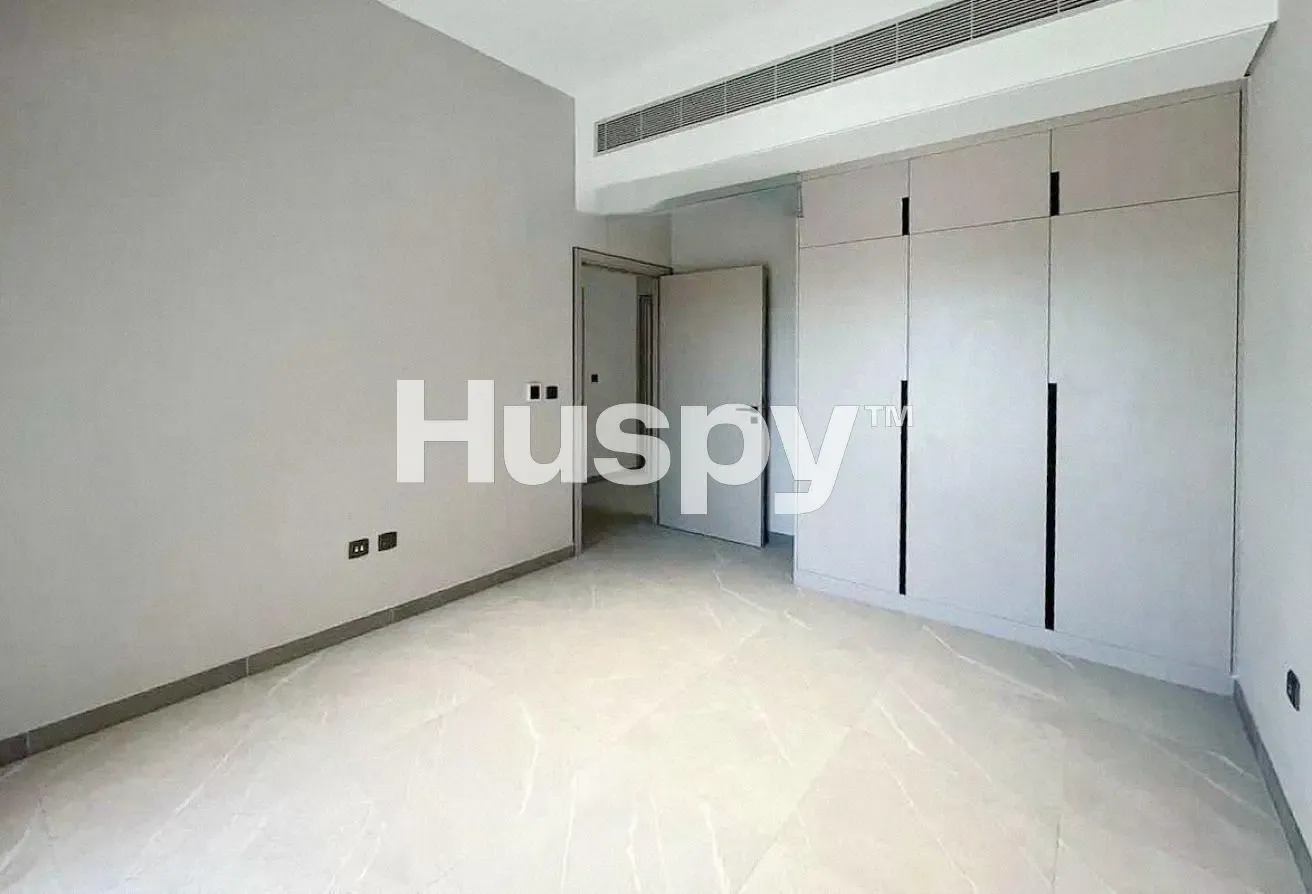 Large Layout | Furnished | Vacant