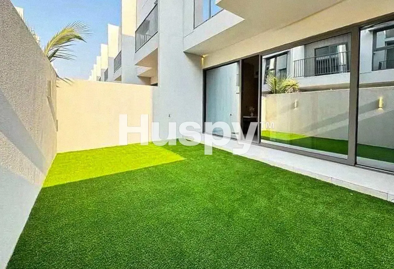 Large Layout | Furnished | Vacant