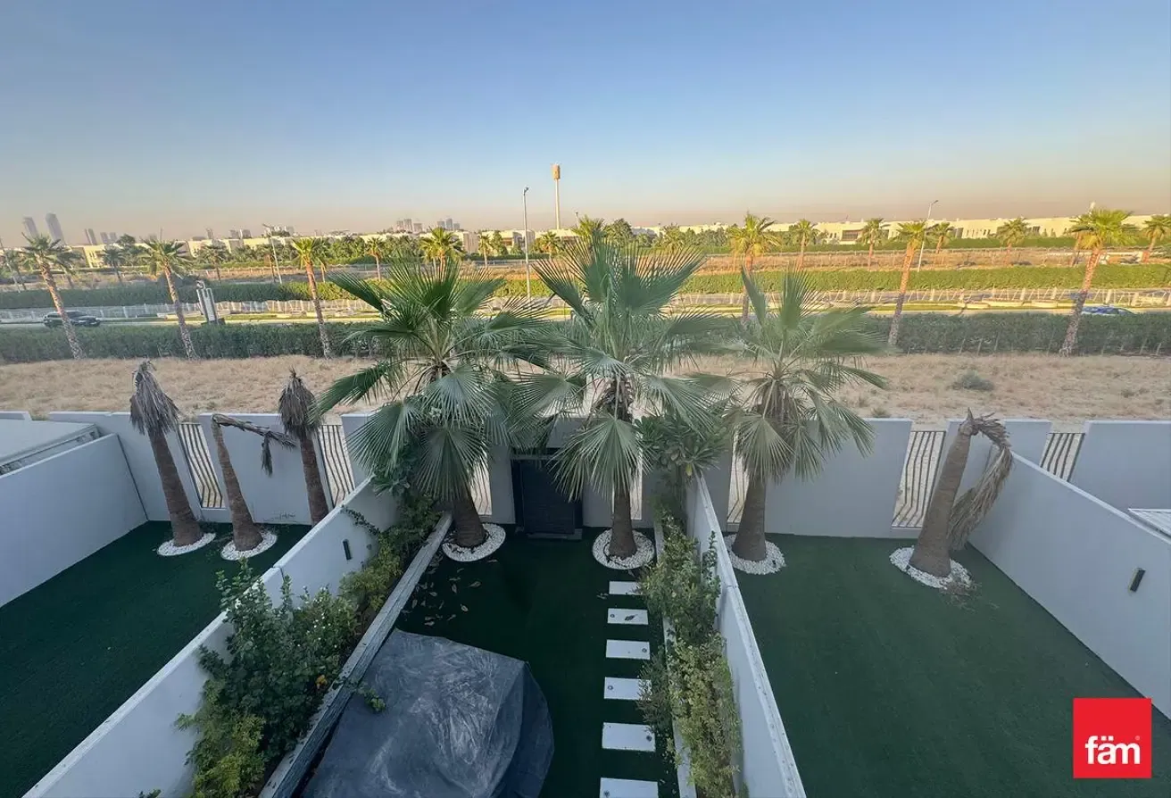 Single Row | Fully Upgraded | Fully Furnished