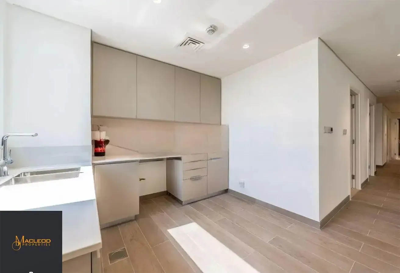 Spacious 3BR | Beach Access | High Floor