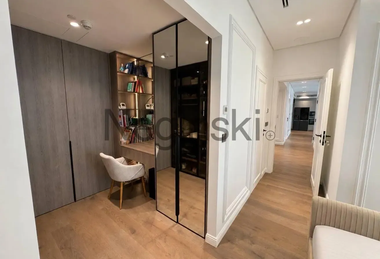 UNIQUE LAYOUT | FULLY UPGRADED | BEACH ACCESS
