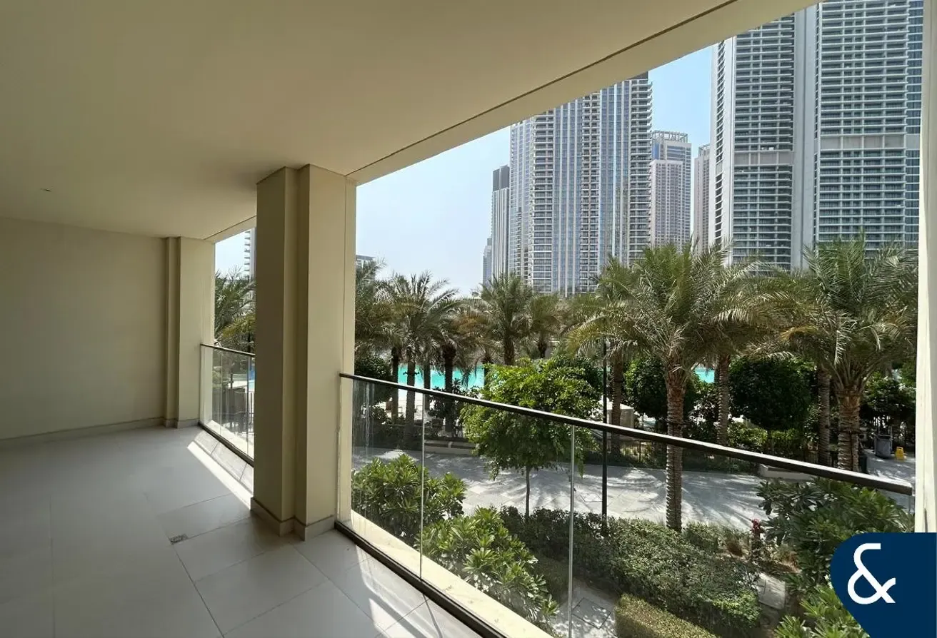 Rare 3 Bedrooms | Vacant Now | Beach Views