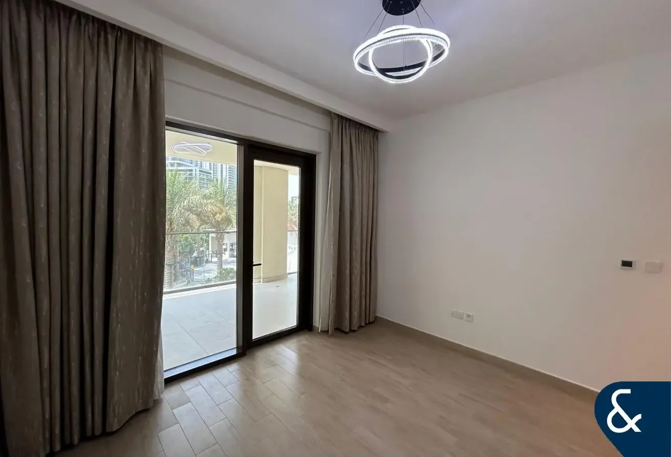 Rare 3 Bedrooms | Vacant Now | Beach Views
