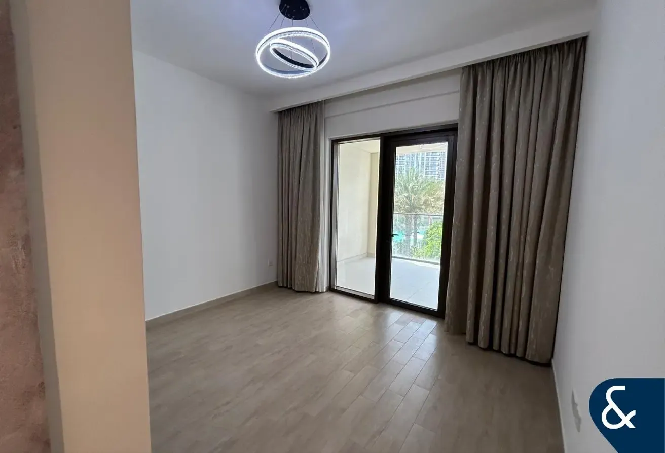 Rare 3 Bedrooms | Vacant Now | Beach Views