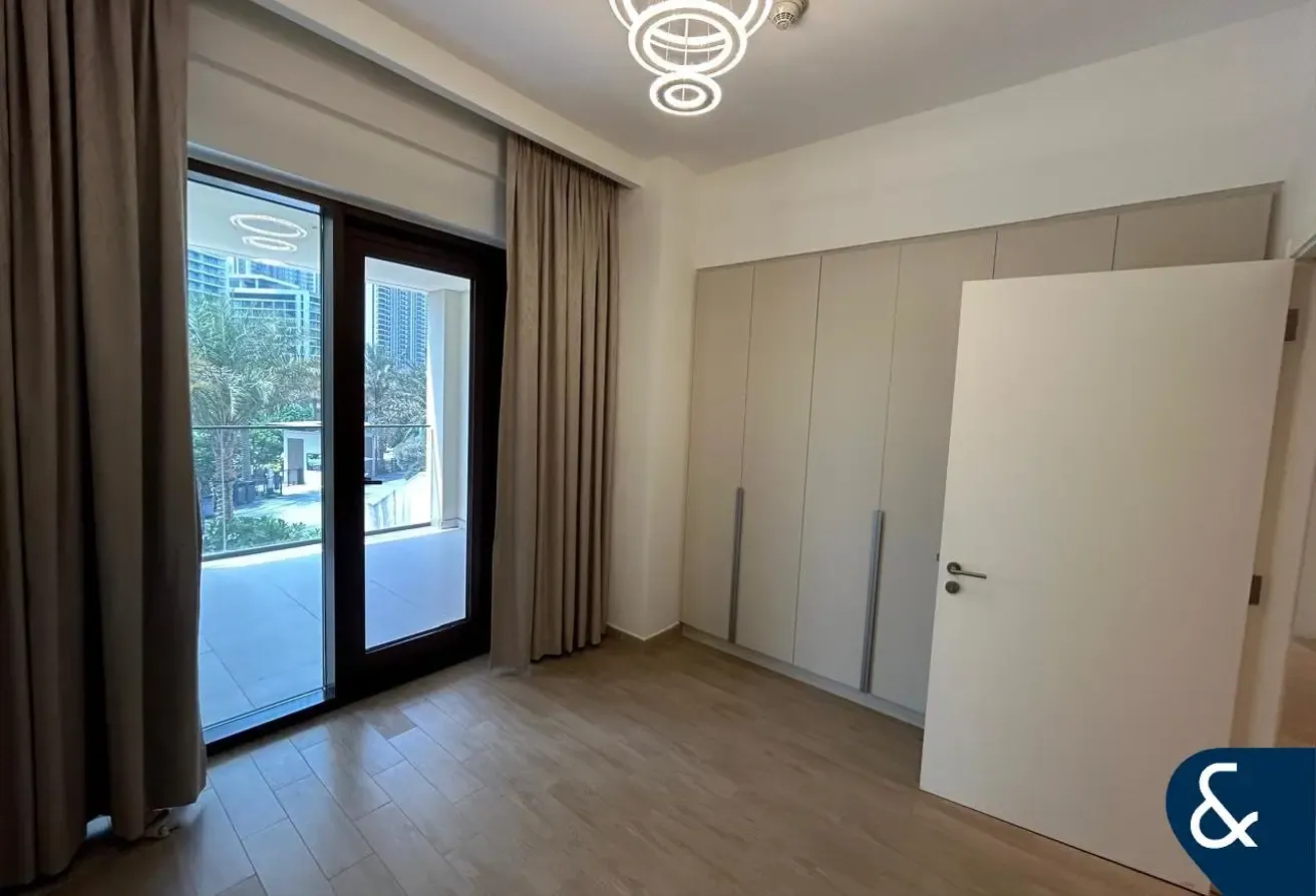 Rare 3 Bedrooms | Vacant Now | Beach Views