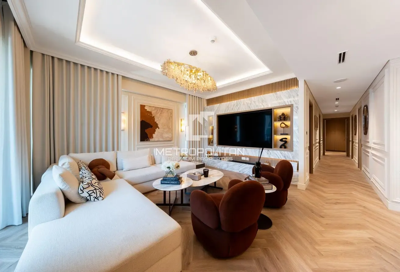 Fully Upgraded and Furnished | Vacant Now
