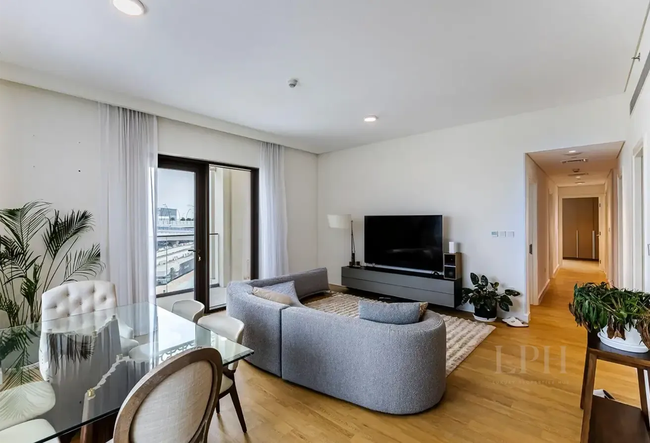 Vacant | Spacious Layout | Fully Furnished