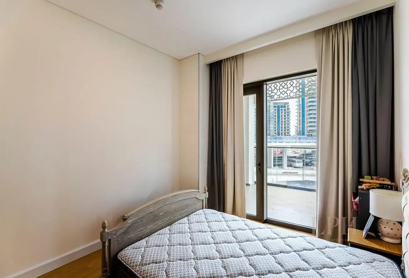 Vacant | Spacious Layout | Fully Furnished