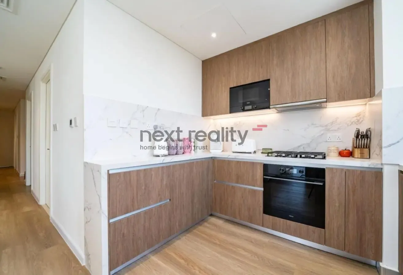 Elegant 3BR Apartment | Creek Beach Living