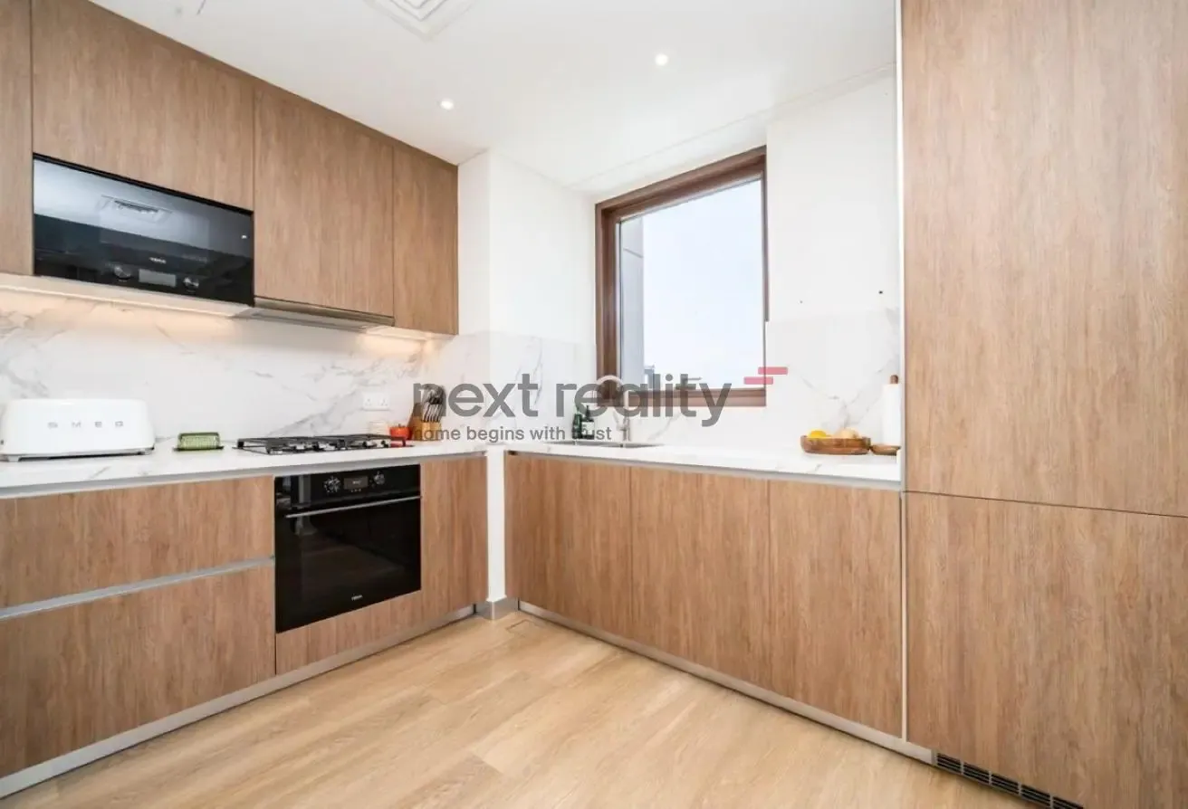 Elegant 3BR Apartment | Creek Beach Living