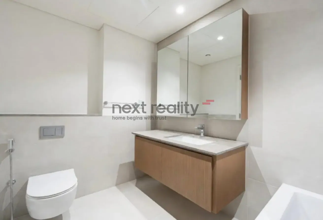 Elegant 3BR Apartment | Creek Beach Living