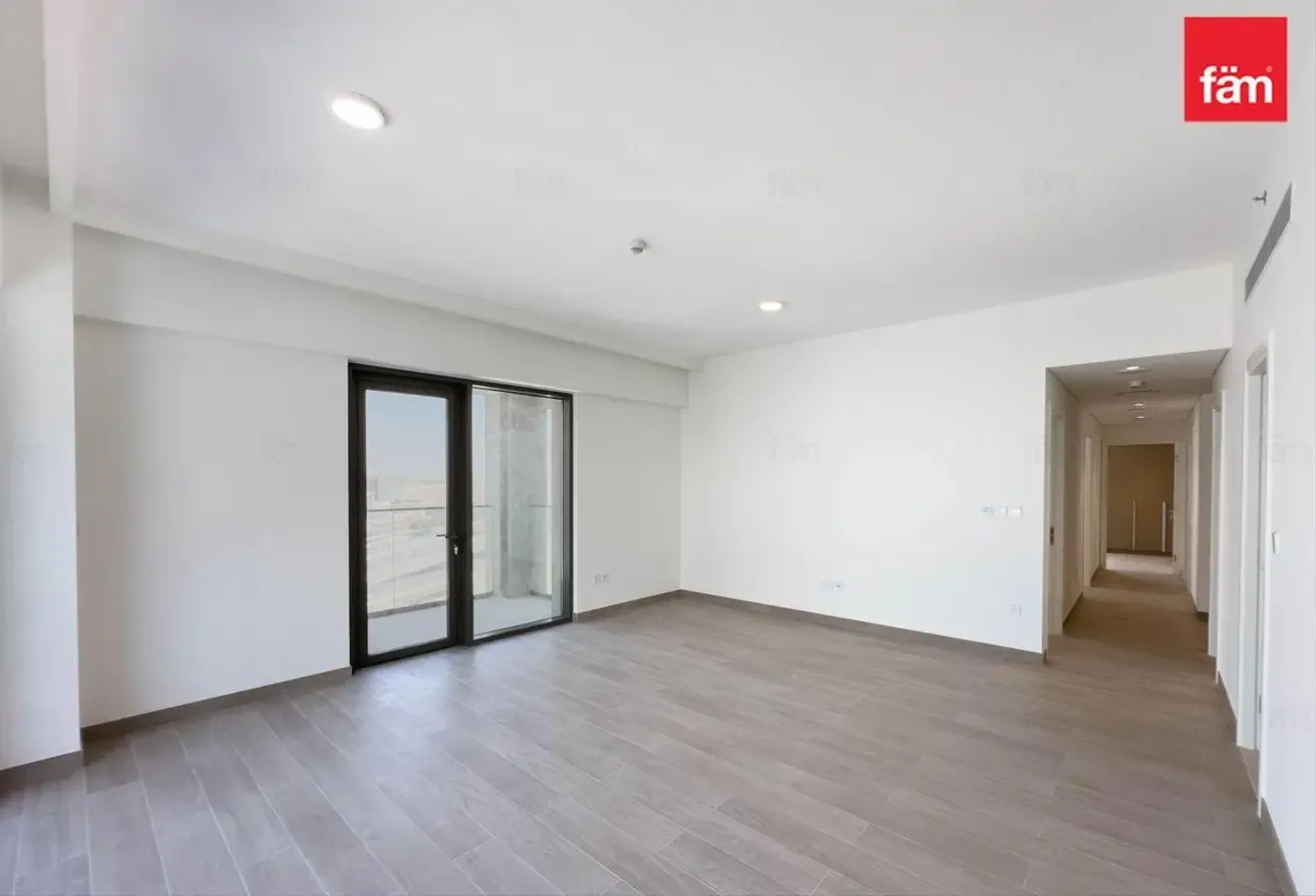 Elegant 3br | Wide Open Layout | Vacant