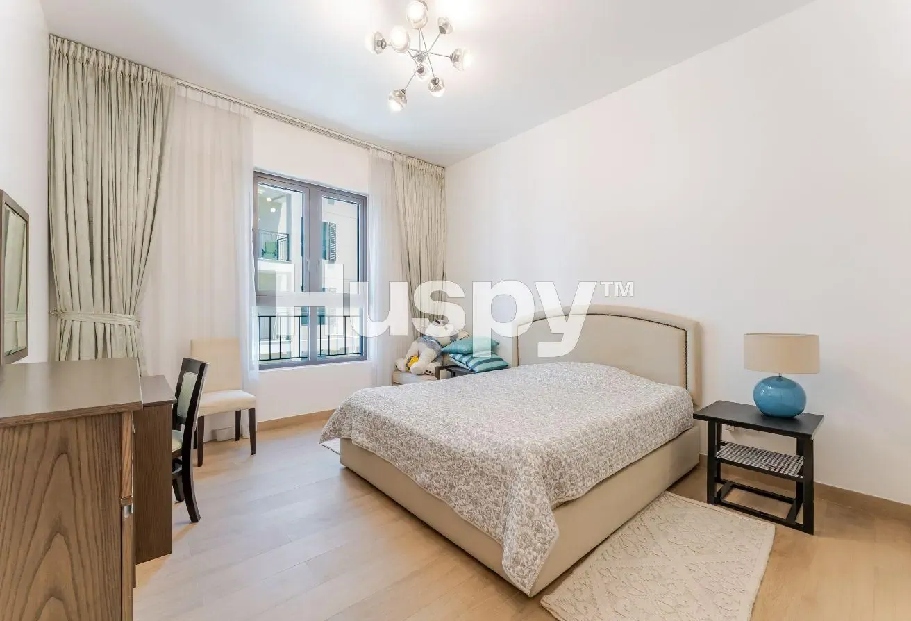 Vacant | Fully Furnished | Beachfront