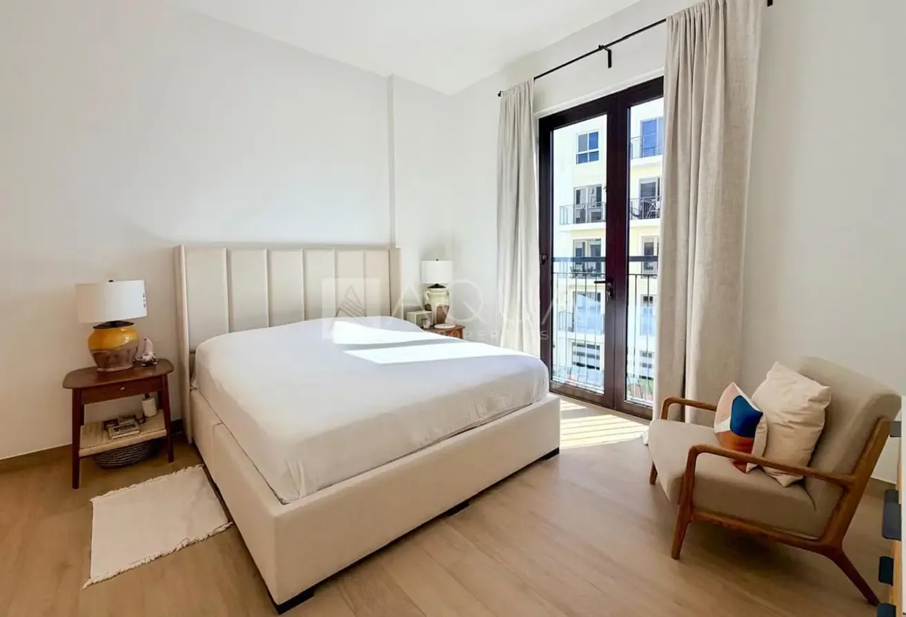 Exclusive Stunning Marina View Apartment