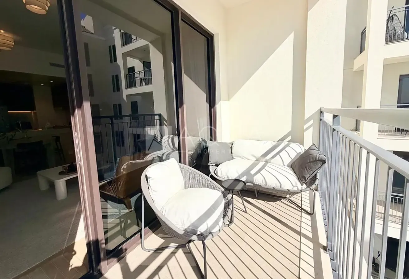 Exclusive Stunning Marina View Apartment