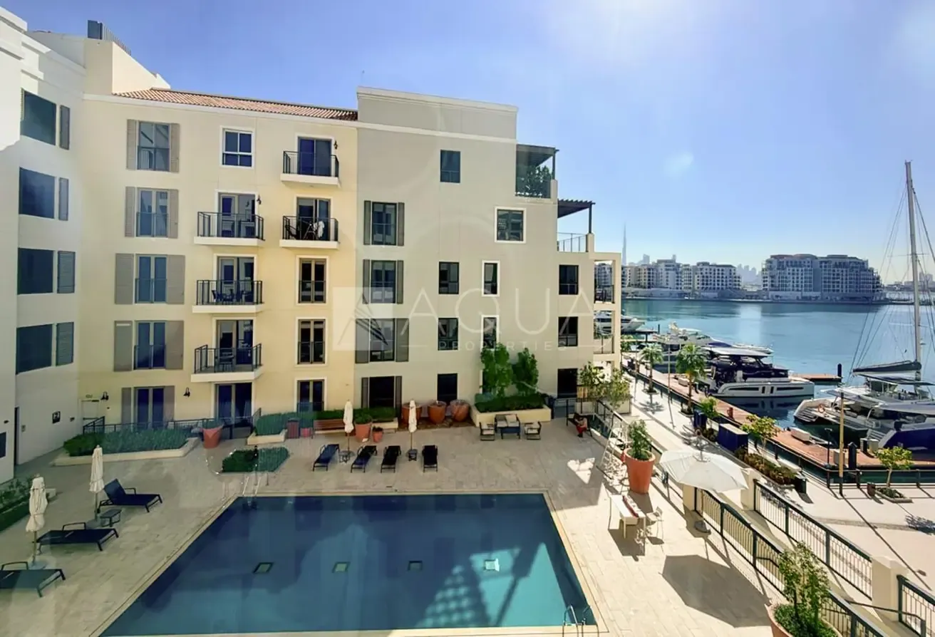 Exclusive Stunning Marina View Apartment