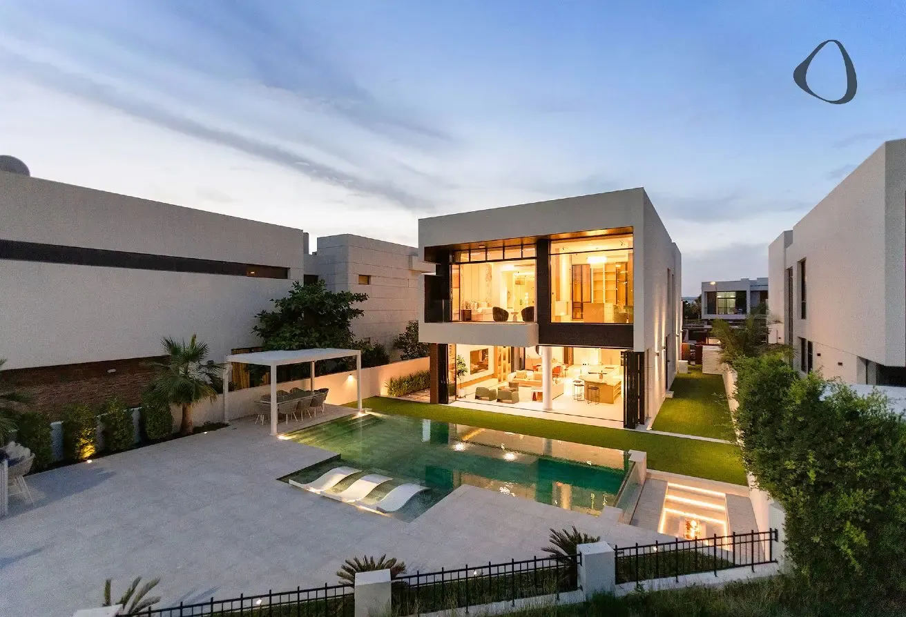 5 Bed | Custom VD1 | Huge Plot
