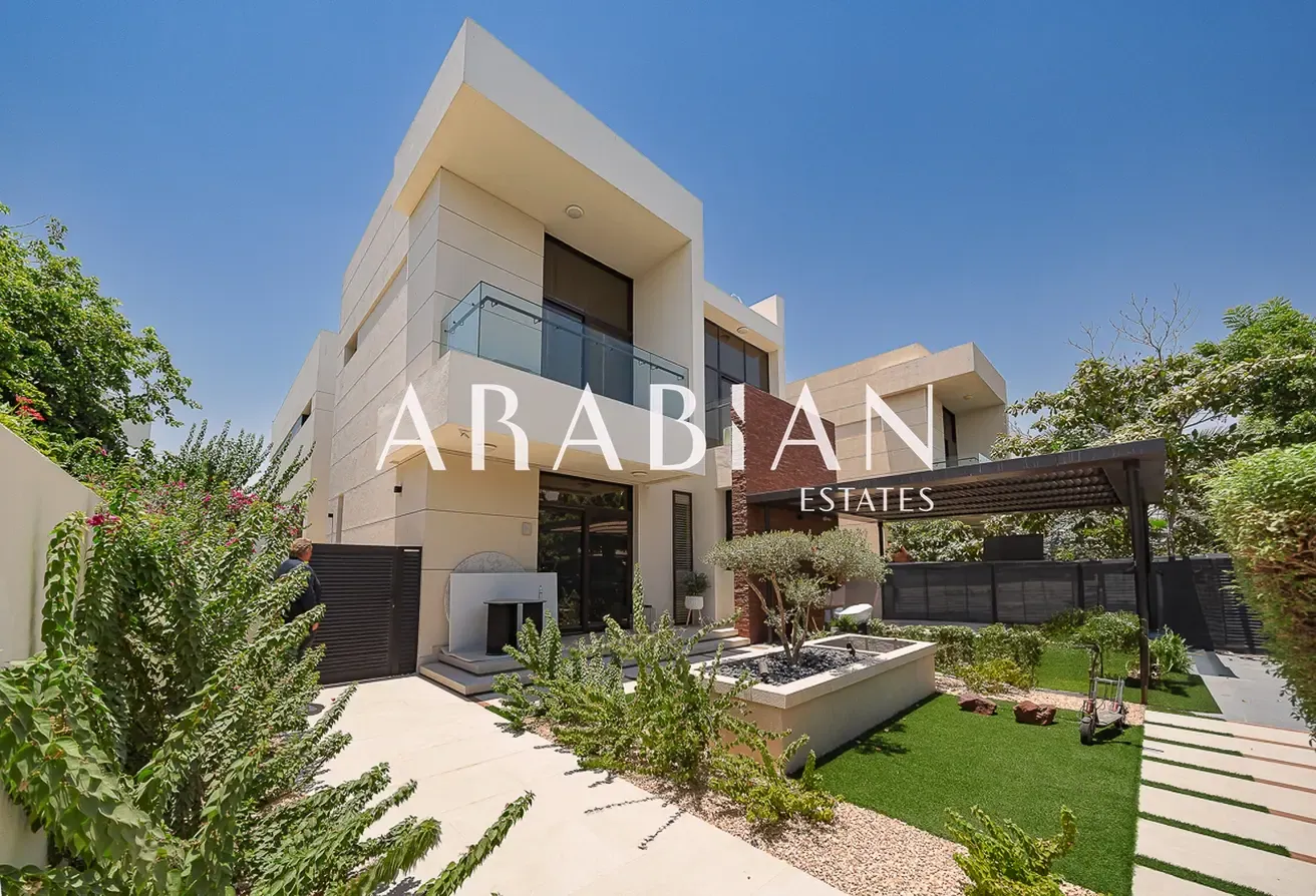 VD1 | Fully Upgraded | Vacant | Pool | Golf View