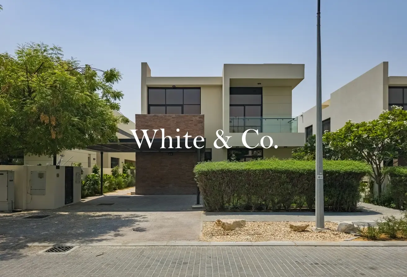 VD1 | Exclusive | 6 Bedroom | Golf Backing
