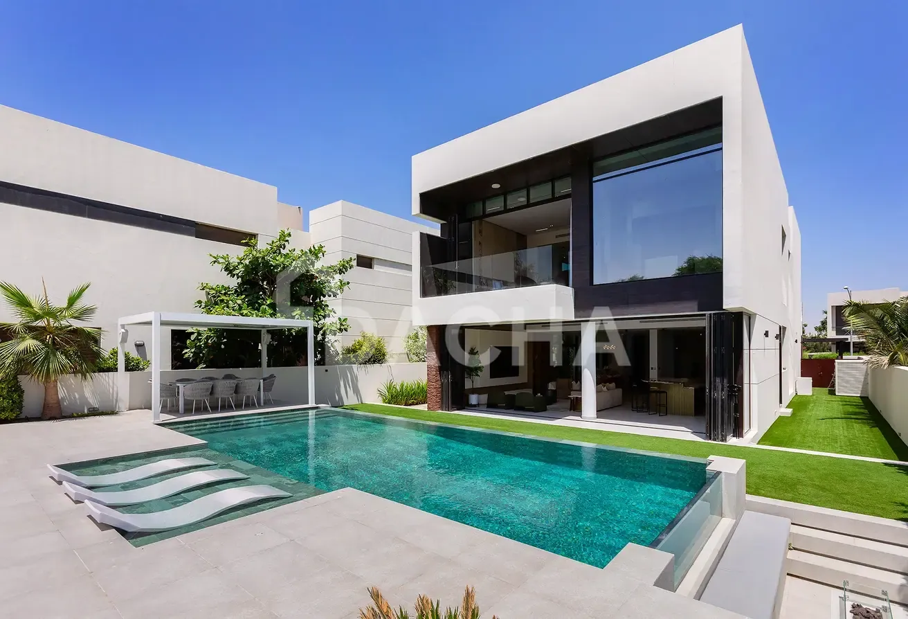 TURN-KEY | GOLF VILLA | LARGE PLOT
