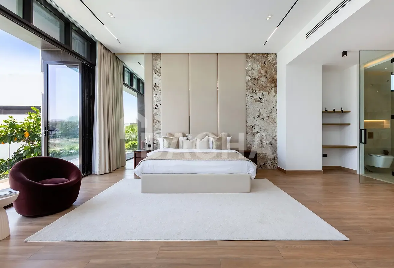 TURN-KEY | GOLF VILLA | LARGE PLOT