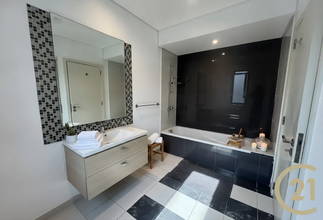 5 Bedroom | Maids | Vacant | Single Row