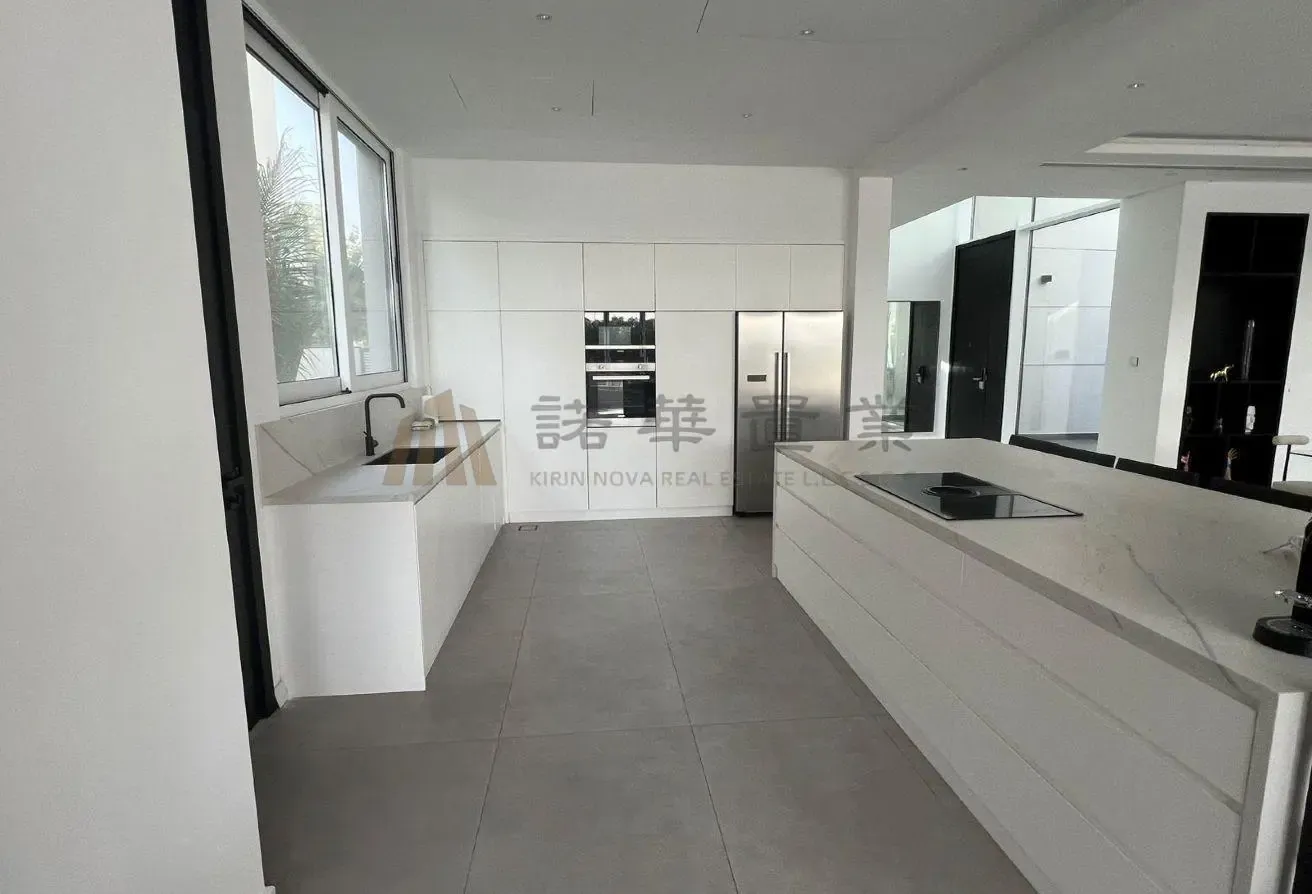 Upgraded | Fully Furnished | Golf View | Vacant