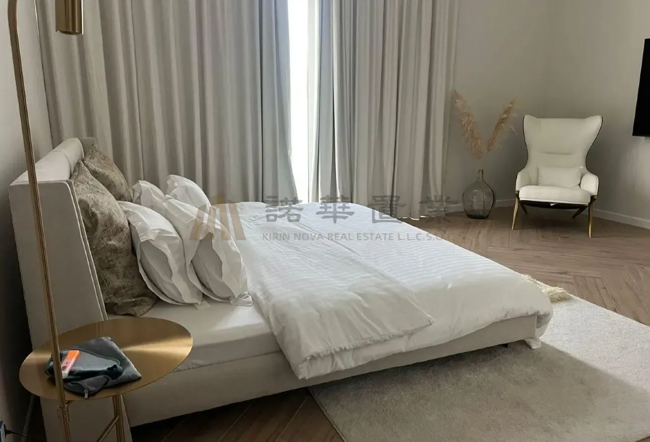 Upgraded | Fully Furnished | Golf View | Vacant