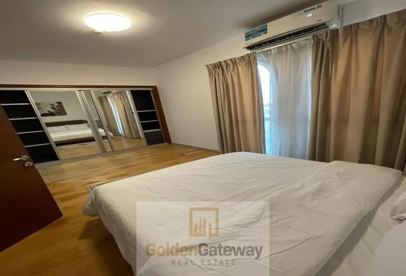 Investor  Deal| Furnished |Vacant| Huge Garden