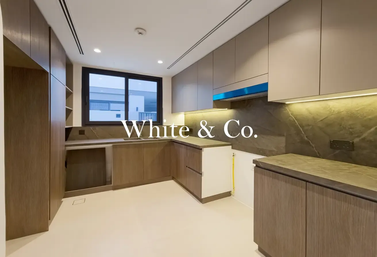 Closed kitchen | Single row | Appliances