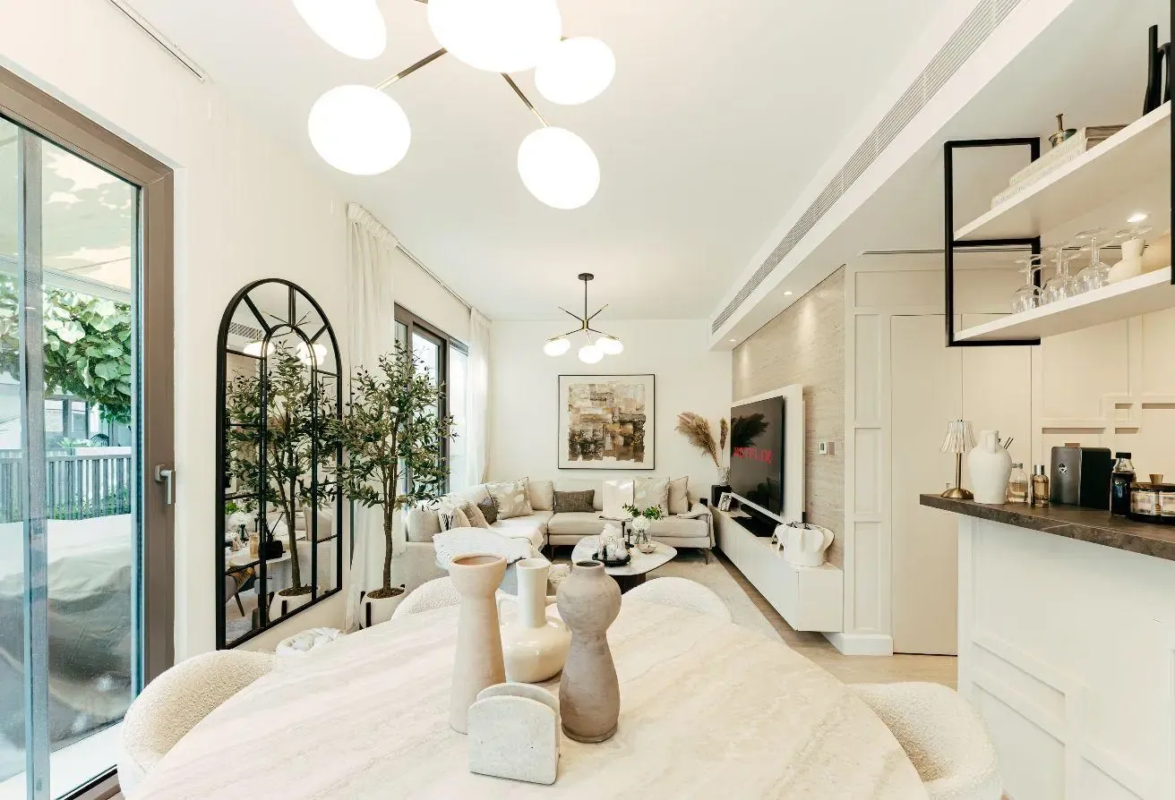VOT | Upgraded | Extended Garden | Corner Unit