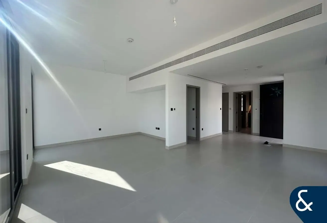 Aura Gardens | Twin Villa | Vacant on Transfer