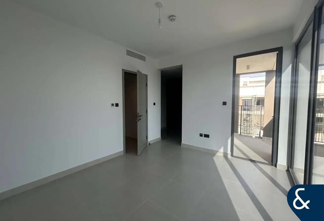Aura Gardens | Twin Villa | Vacant on Transfer