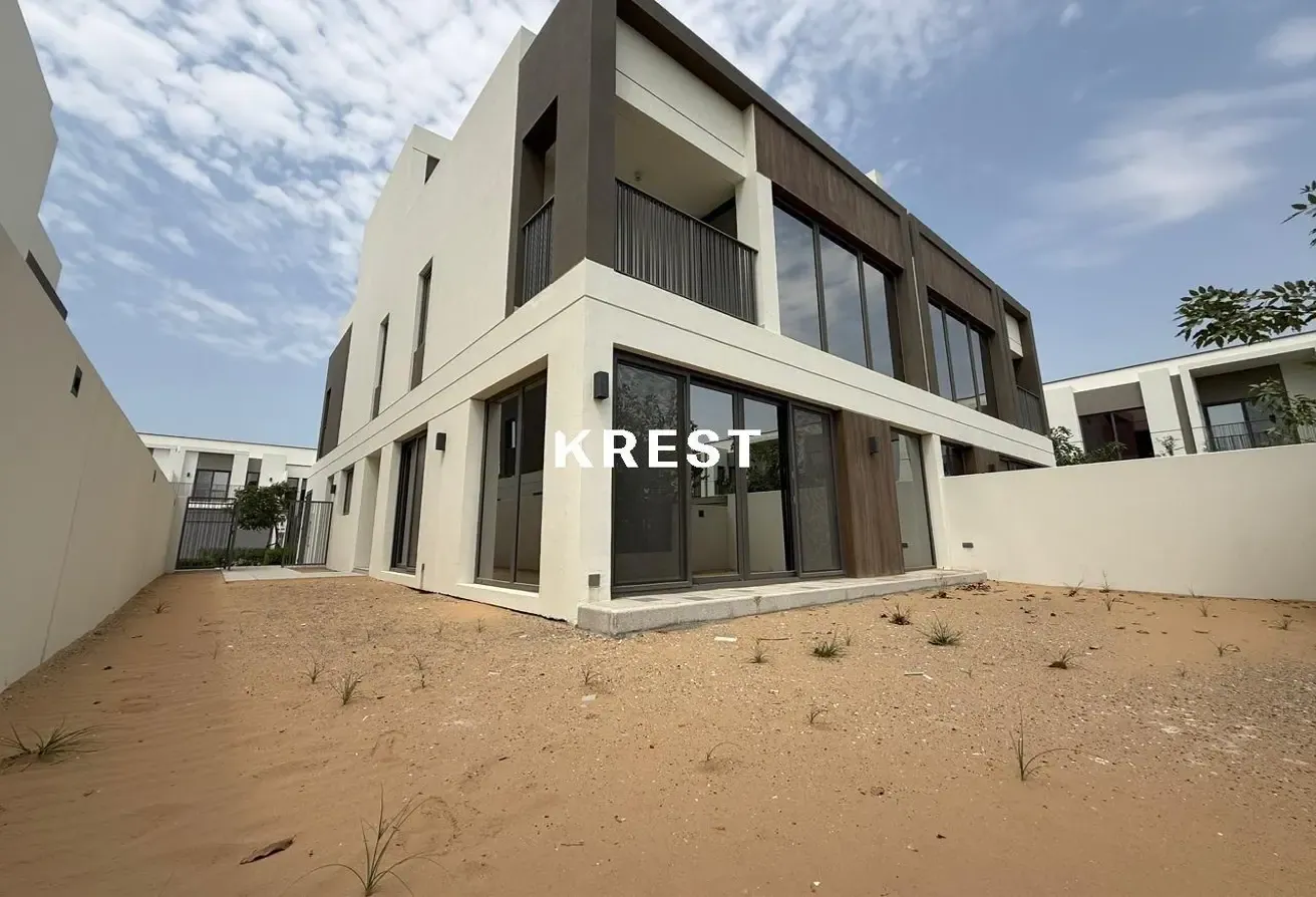 Twin Villa | Closed Kitchen | On pool and park