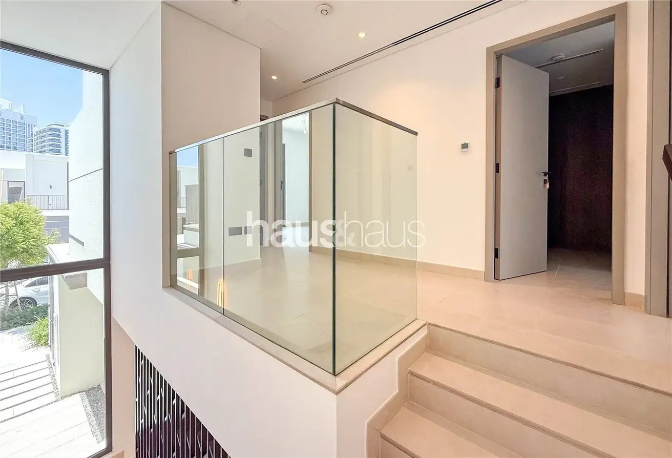 Brand New | Close to park & Pool | Internal