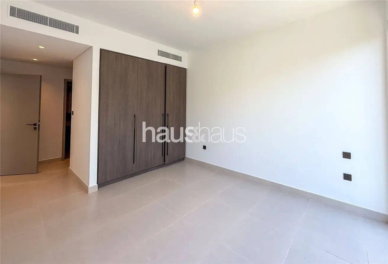 Brand New | Close to park & Pool | Internal
