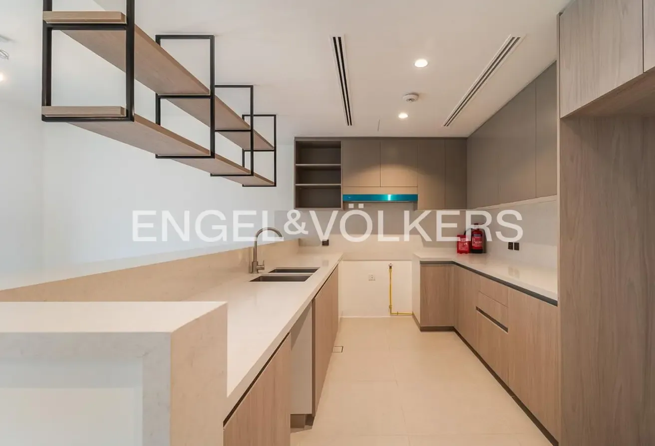 Exclusive |  | Close to Amenities | Genuine Listing |