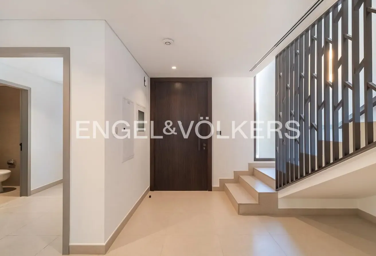 Exclusive |  | Close to Amenities | Genuine Listing |