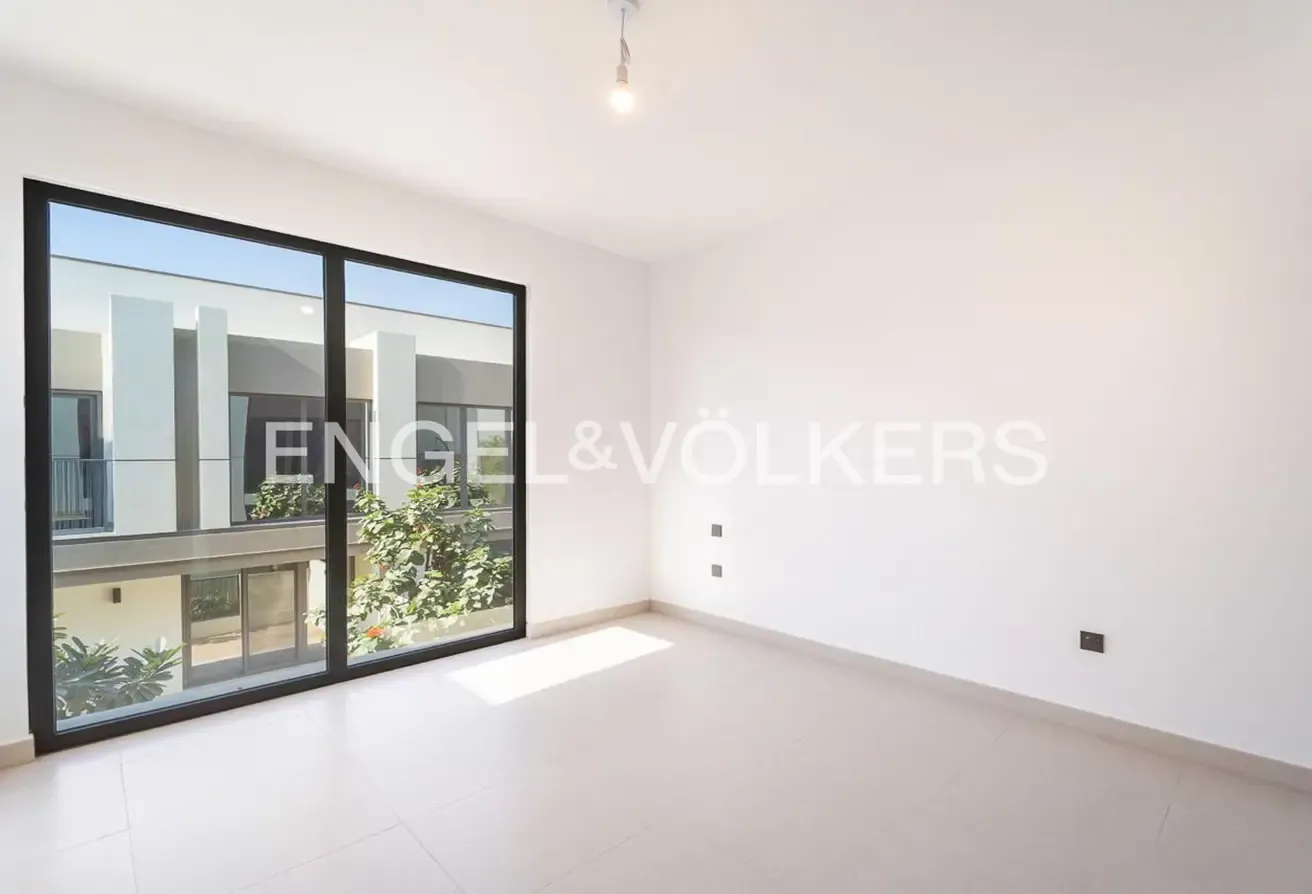 Exclusive |  | Close to Amenities | Genuine Listing |