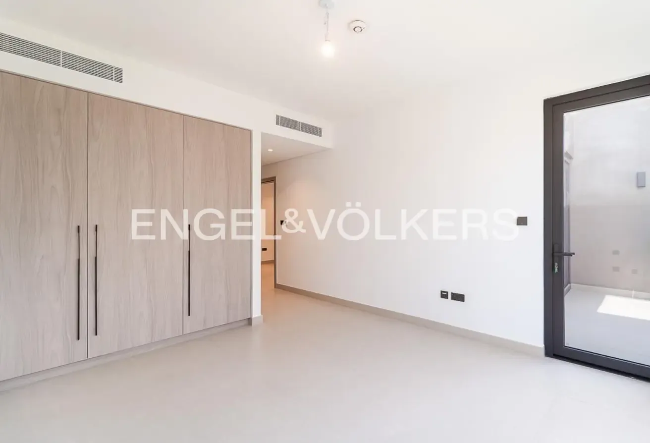 Exclusive |  | Close to Amenities | Genuine Listing |
