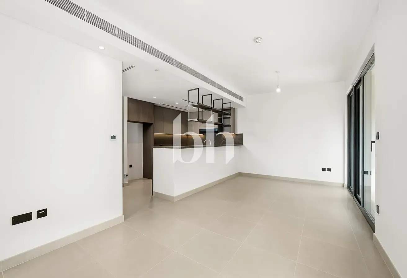 Immaculate Condition | Close to park | Modern