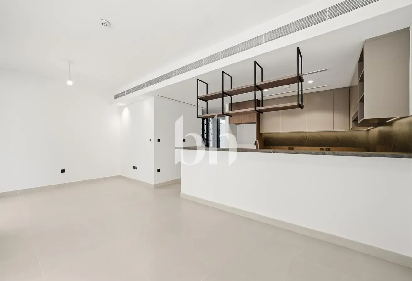Immaculate Condition | Close to park | Modern