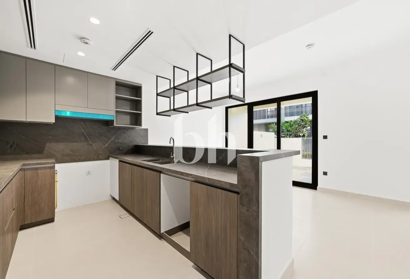 Immaculate Condition | Close to park | Modern