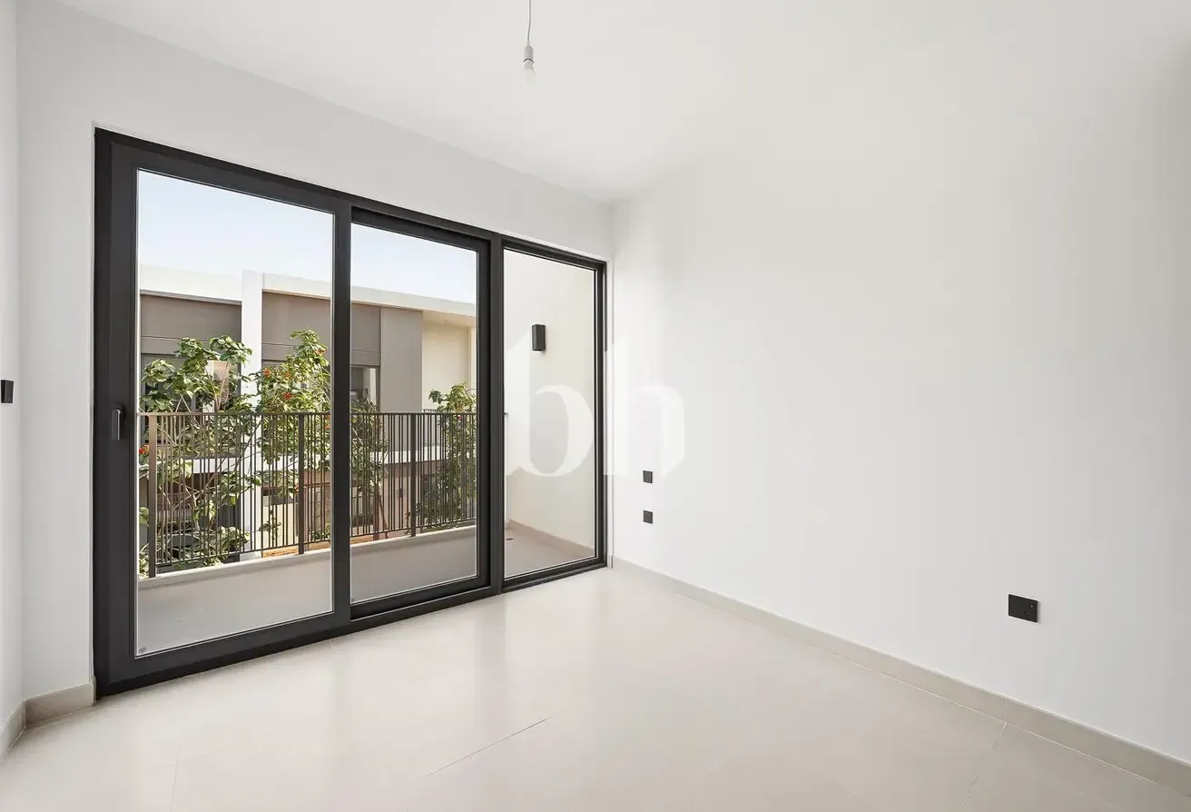 Immaculate Condition | Close to park | Modern
