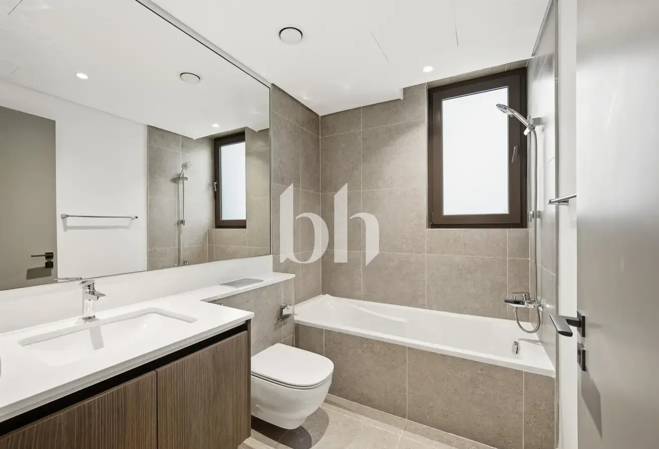 Immaculate Condition | Close to park | Modern