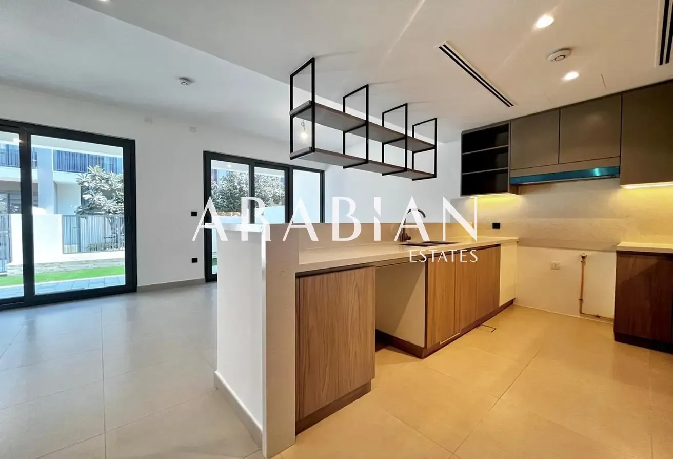 Internal | Motivated | Close to Pool and Park